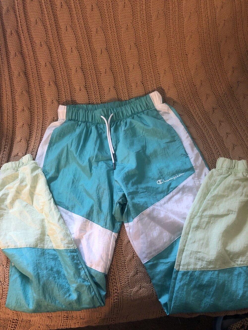Champion Women’s Small Windbreaker Jogger Pants Green